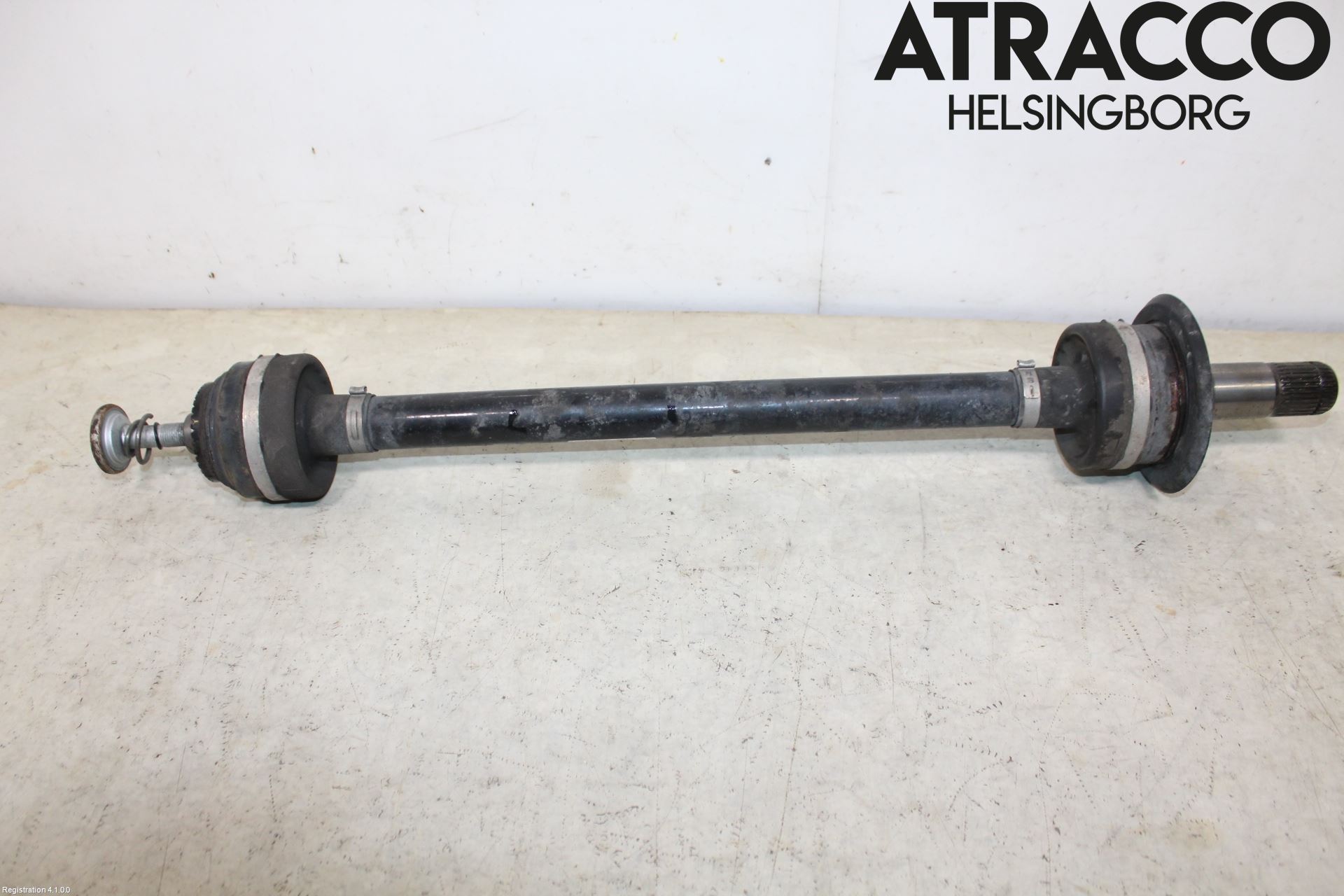 BMW 5 G30/G31/F90 17-23 Drivaxel Bak Vänster