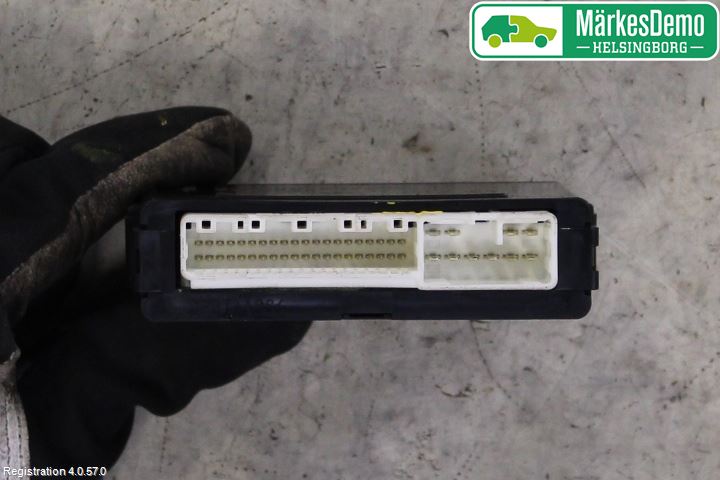 Toyota RAV4 13-18 Styrenhet Baklucka