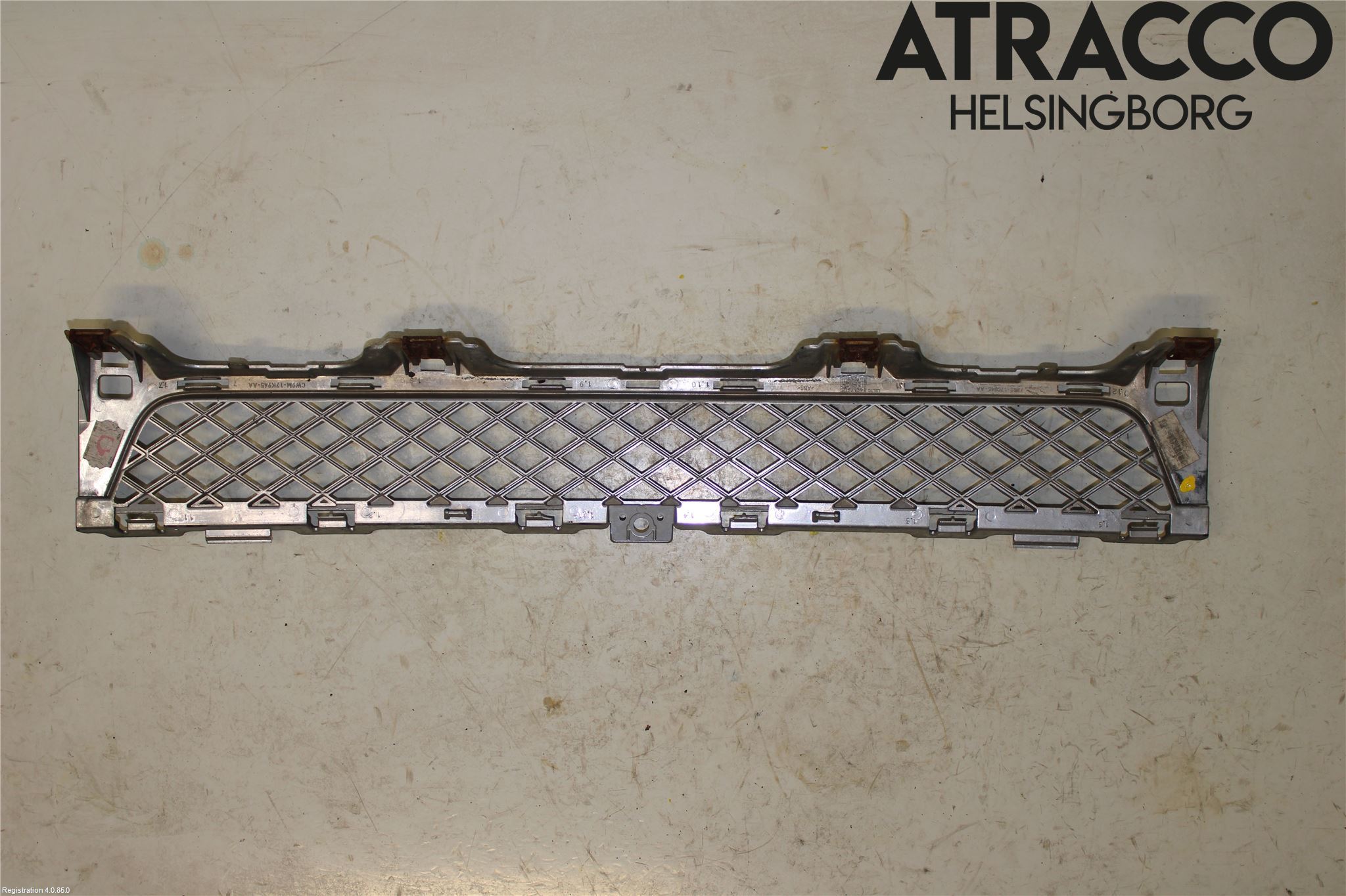 Jaguar XJ X351        10- Grilldel Mitt