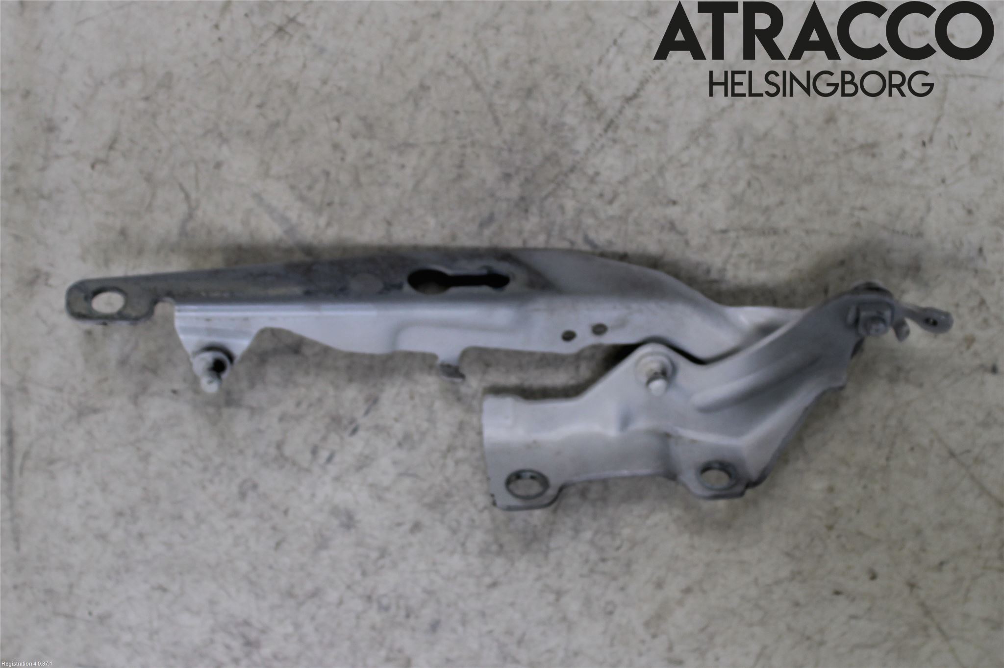 Volvo V70 14-16 Huvgångjärn