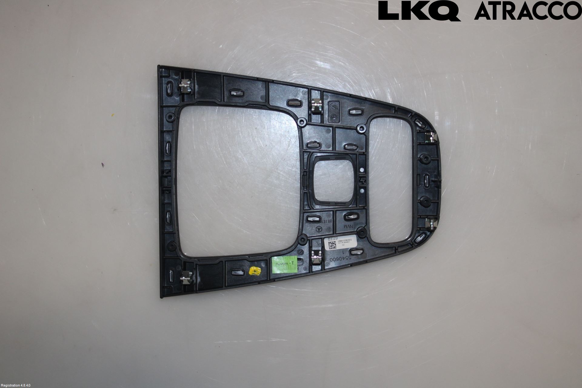 Mercedes-Benz MB GLE-KLASS (W167/V167/C167) 19- Instrumentkonsoll Mitt