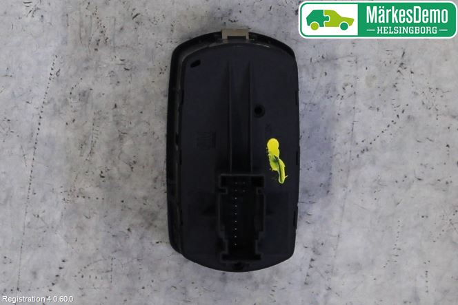 Opel CORSA E 15-19 Strömställare Elhiss