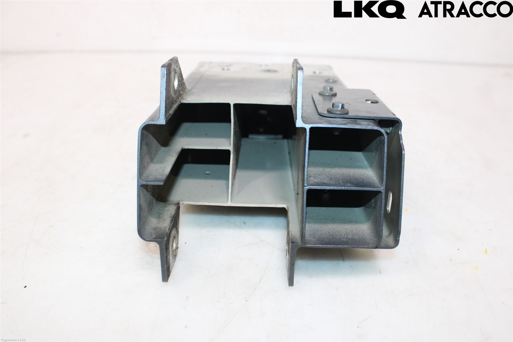 Volvo XC60 18- Stötfångarbärjärn Fram