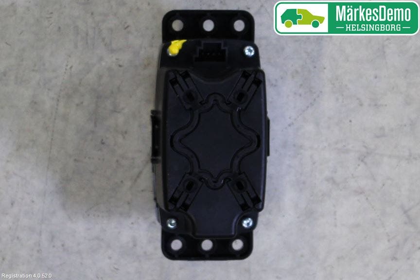 Mercedes-Benz MB CLA-KLASS (C117/X117) 13-19 Strömställare Färddator