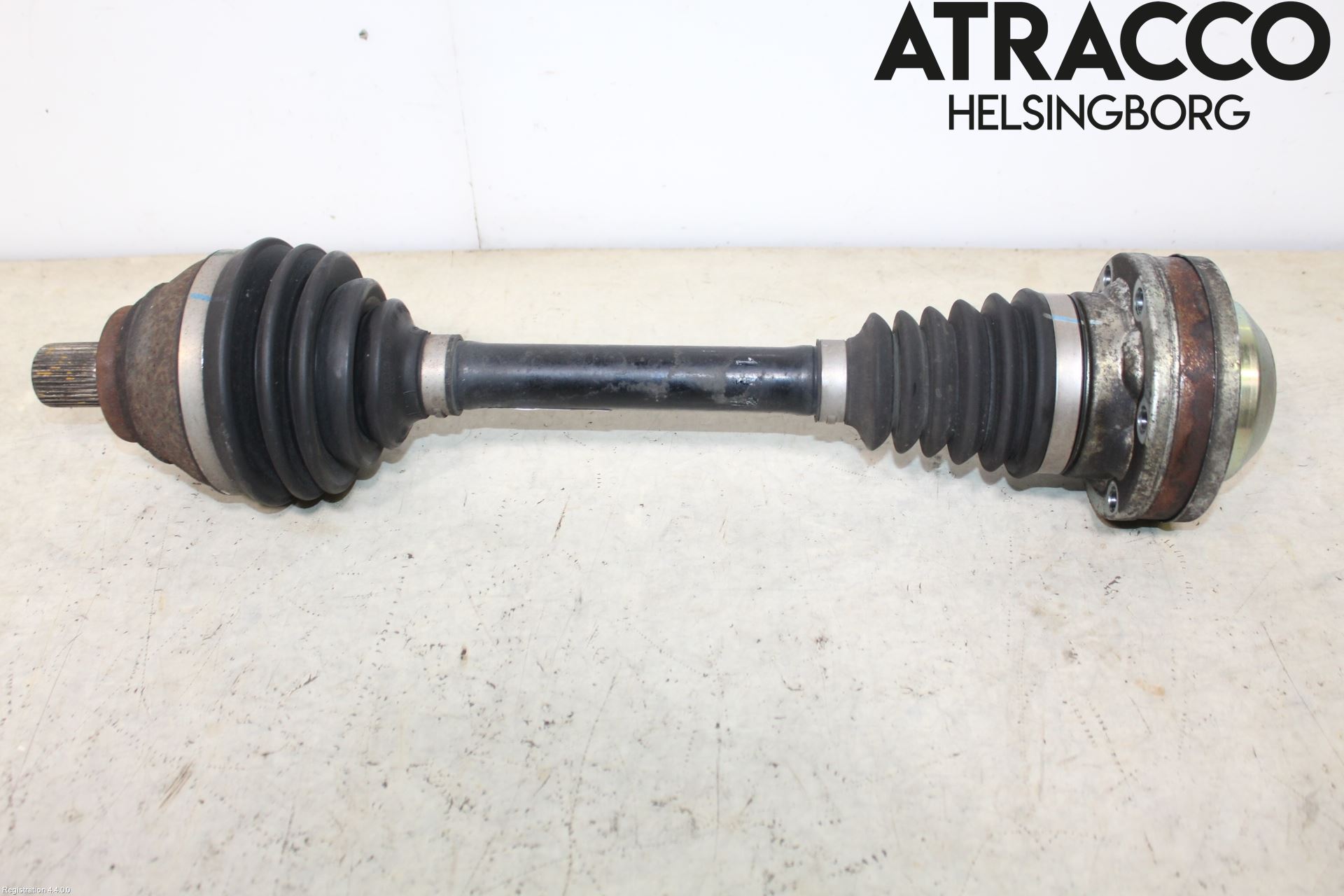 Volkswagen VW JETTA VI 11- Drivaxel Fram Vänster