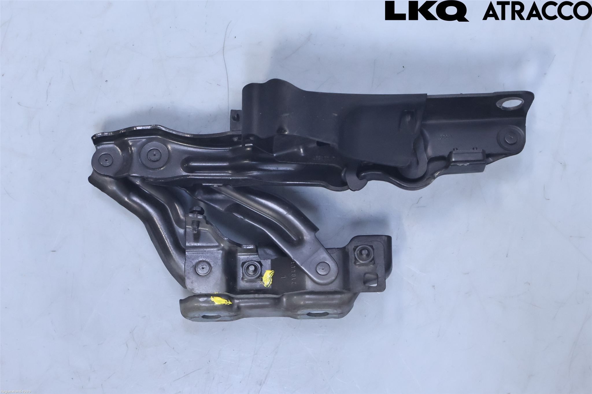 Volvo V90 17->> Huvgångjärn