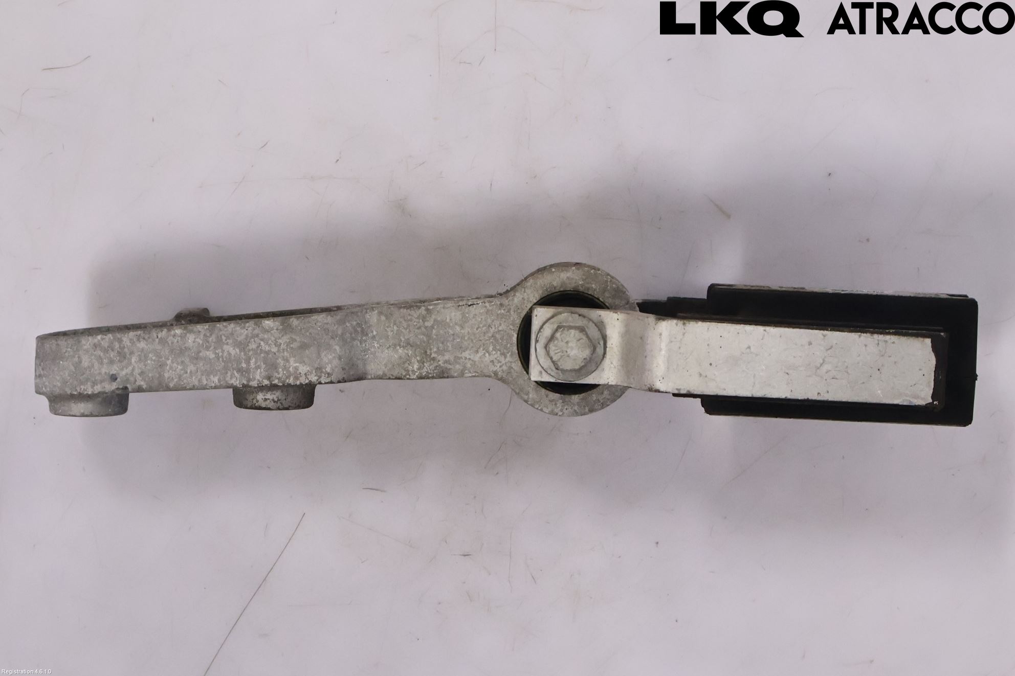 Volvo V60 19- Motorfäste