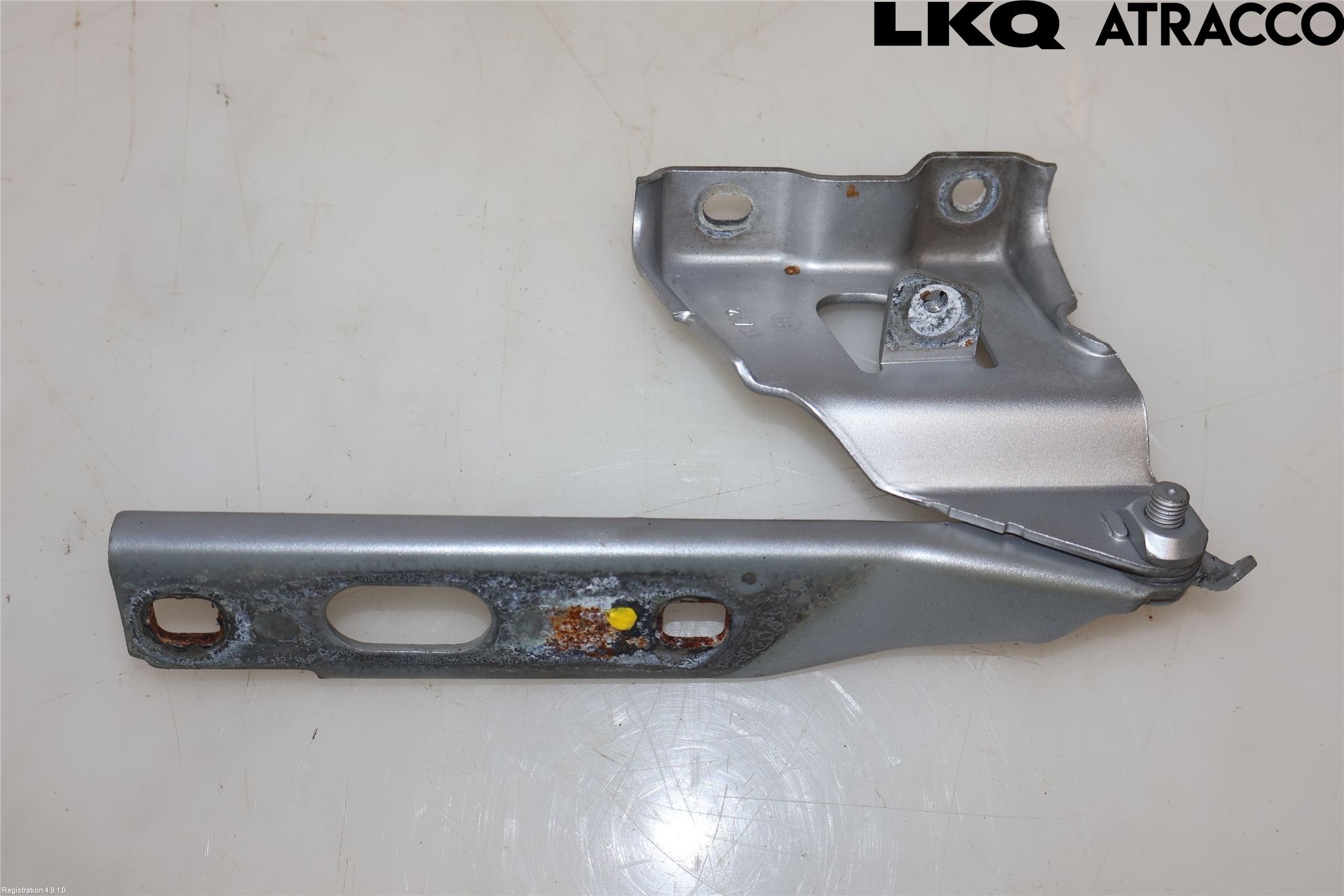 Audi A4 12-15 Huvgångjärn