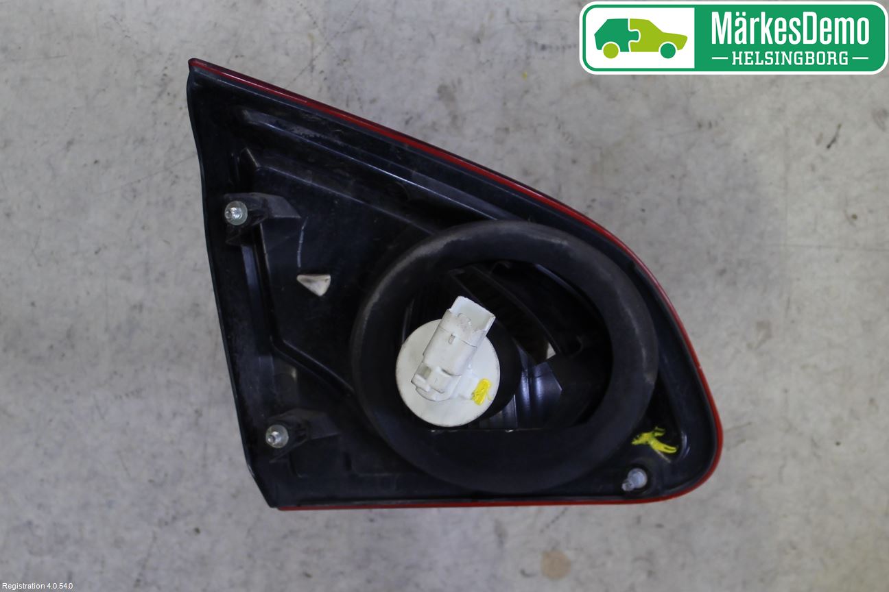 Nissan QASHQAI 10-14 Bakljus Lucka Hö