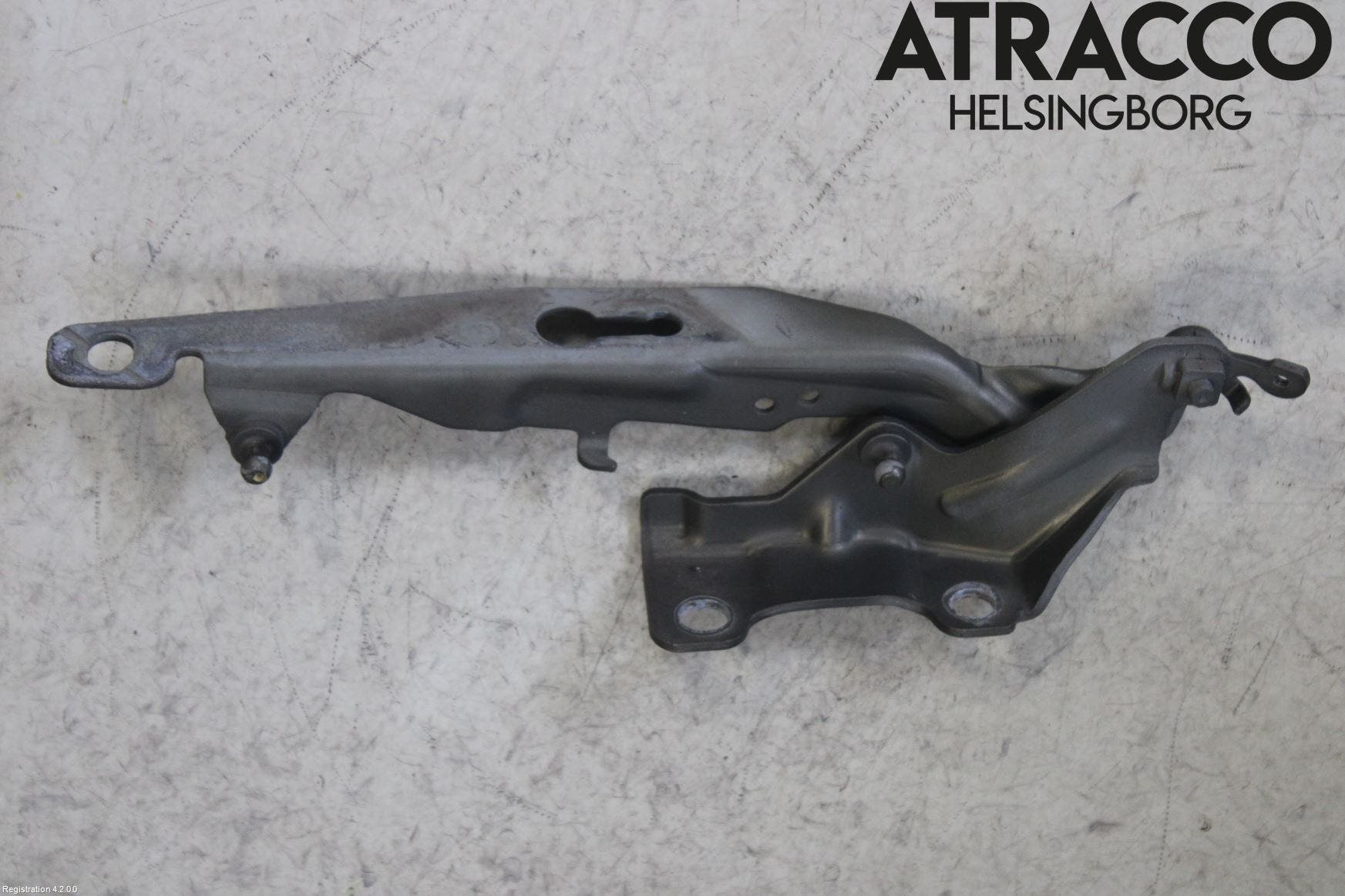 Volvo V70 08-13 Huvgångjärn