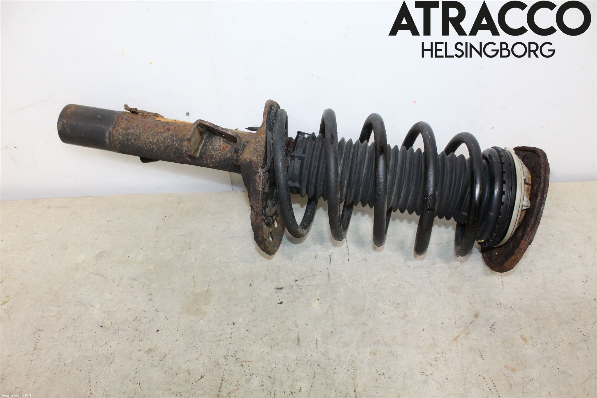 Volvo V70 08-13 Fjäderben Fram Höger