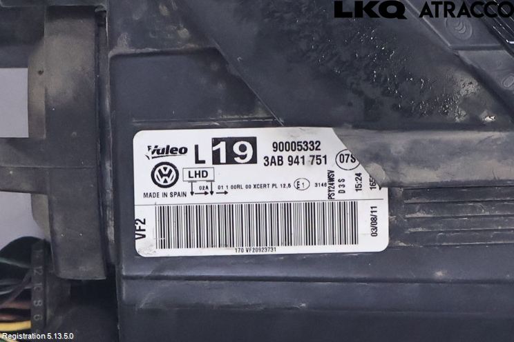 Volkswagen VW PASSAT 11-14 Strålkastare Vänster