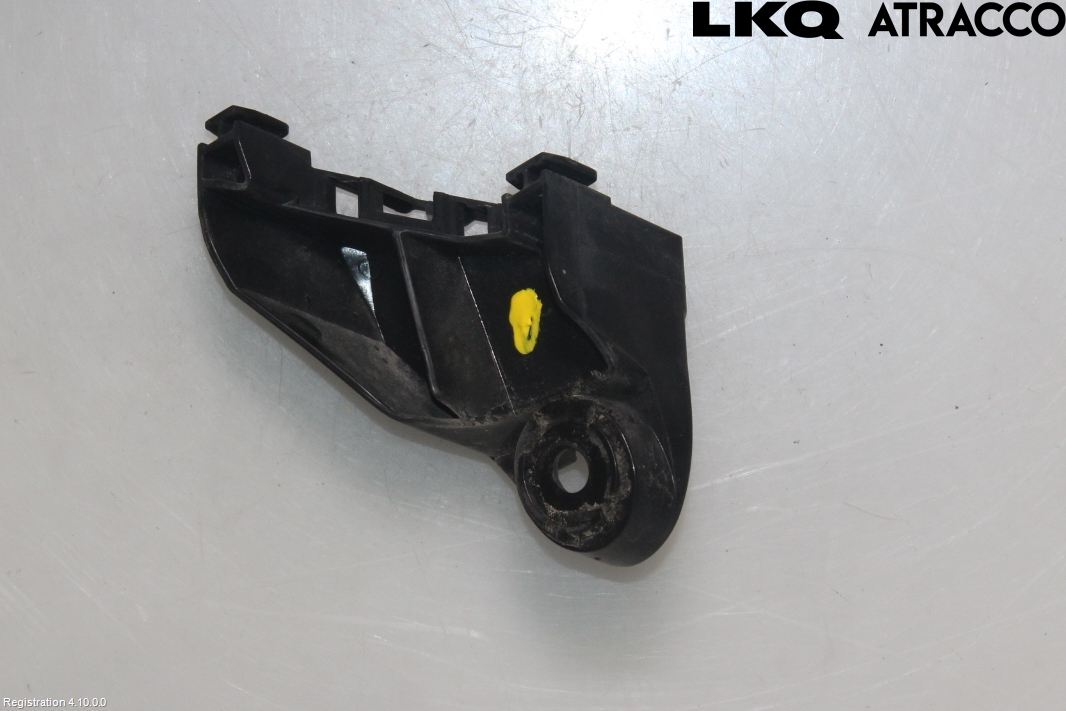 Toyota C-HR 16-23 Stötfångarfäste Bak Hö