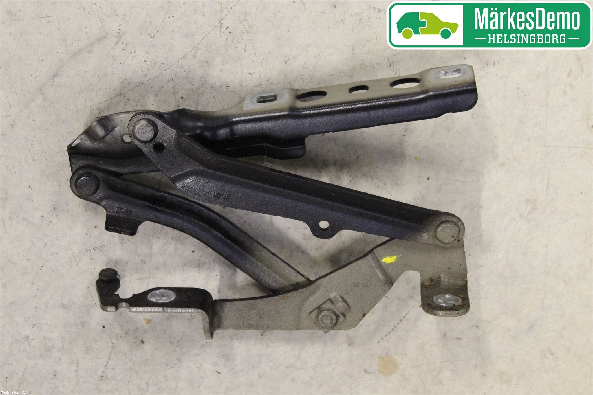 Peugeot 3008 17-24 Huvgångjärn