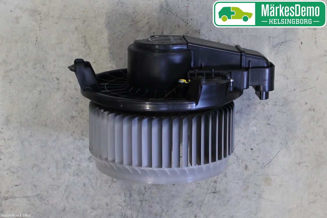 Toyota VERSO 09-18 Värmefläkt