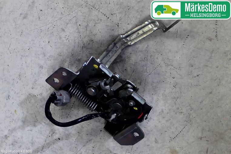 Mitsubishi ECLIPS CROSS Huvlås