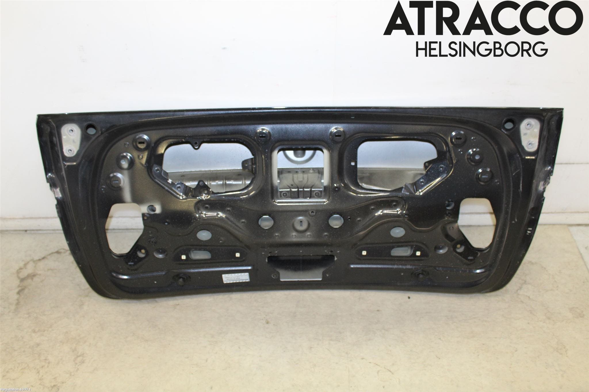 BMW 5 F10/F11/F18 09-17 Baklucka Nedre