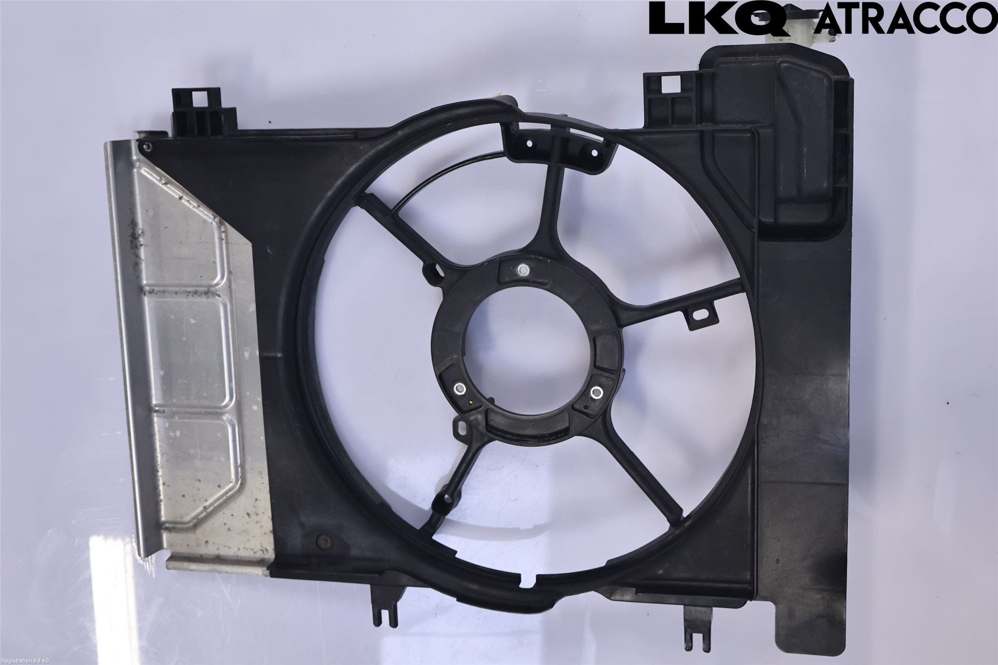 Toyota YARIS XP130 15-20 Kylfläktkåpa