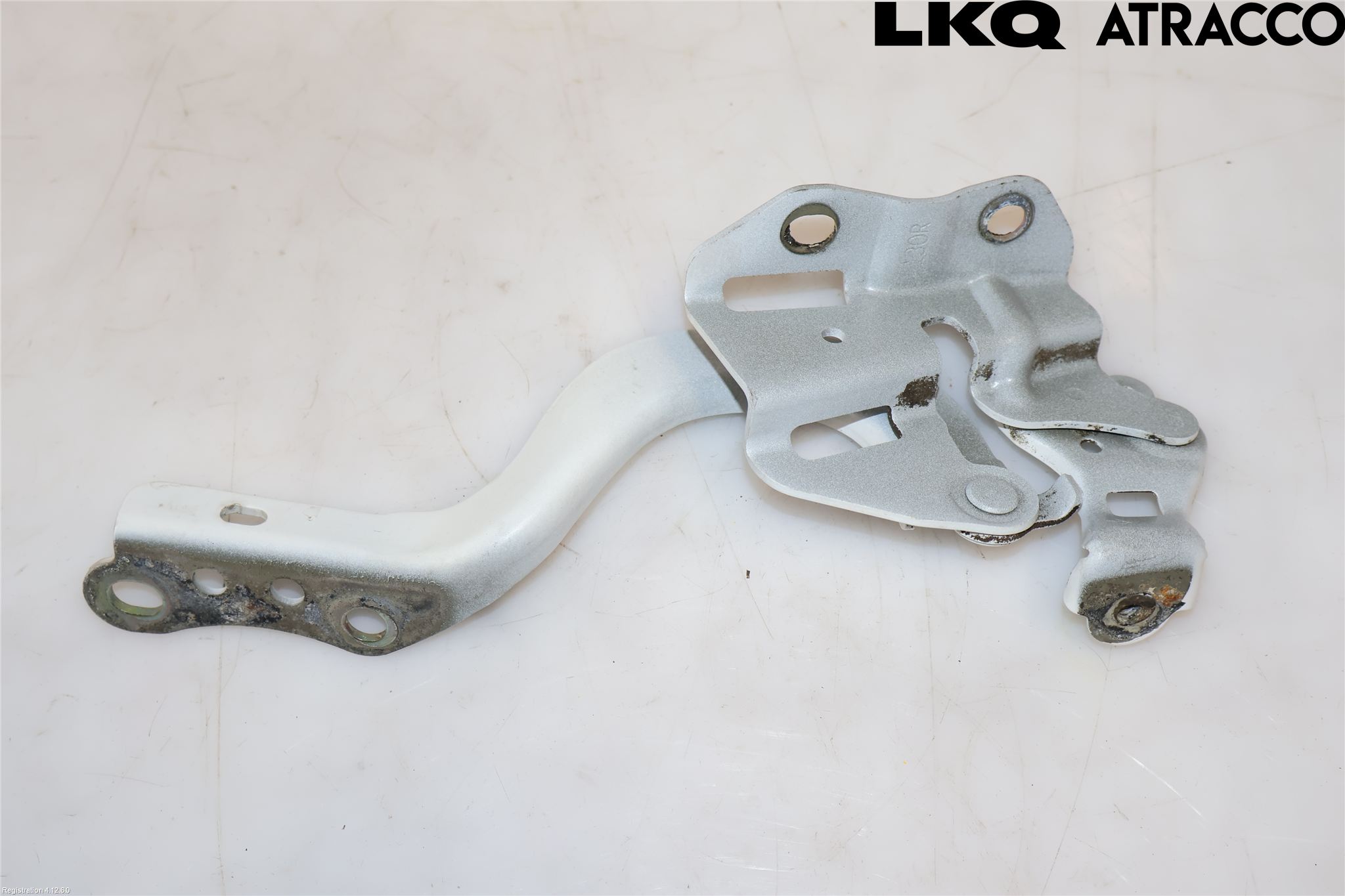Toyota AURIS 13-19 Huvgångjärn