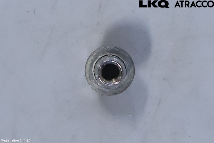 Toyota YARIS XP21 20- Hjulmutter-Bult-Sats