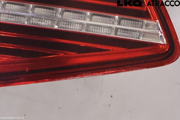 Volkswagen VW PASSAT 15-19 Bakljus Lucka Vä