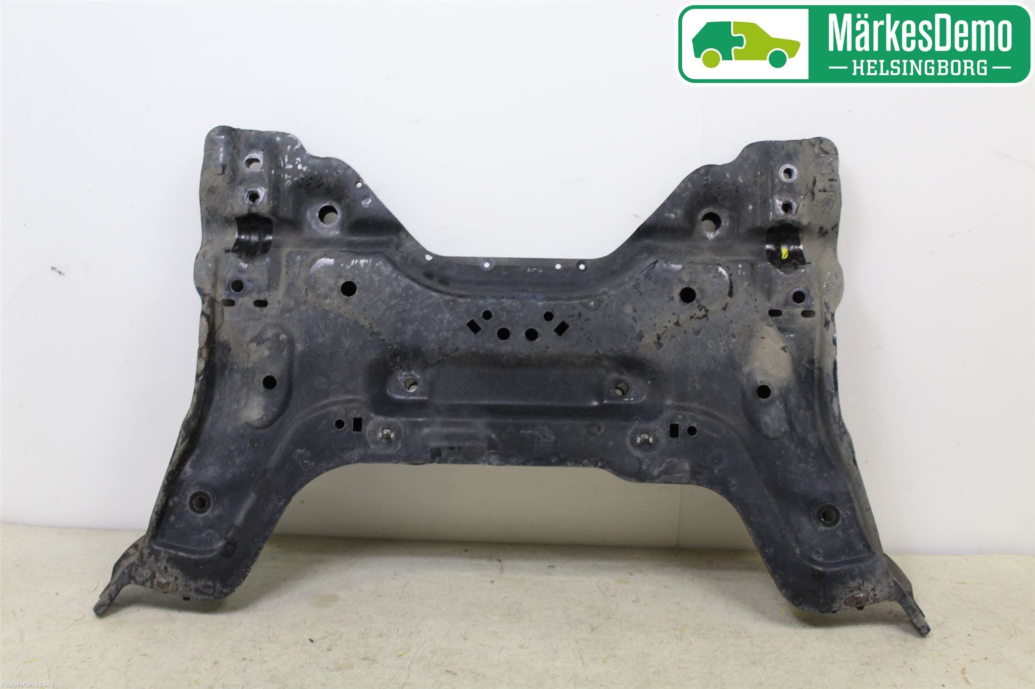 Peugeot PARTNER 08-15 Framvagnsbalk