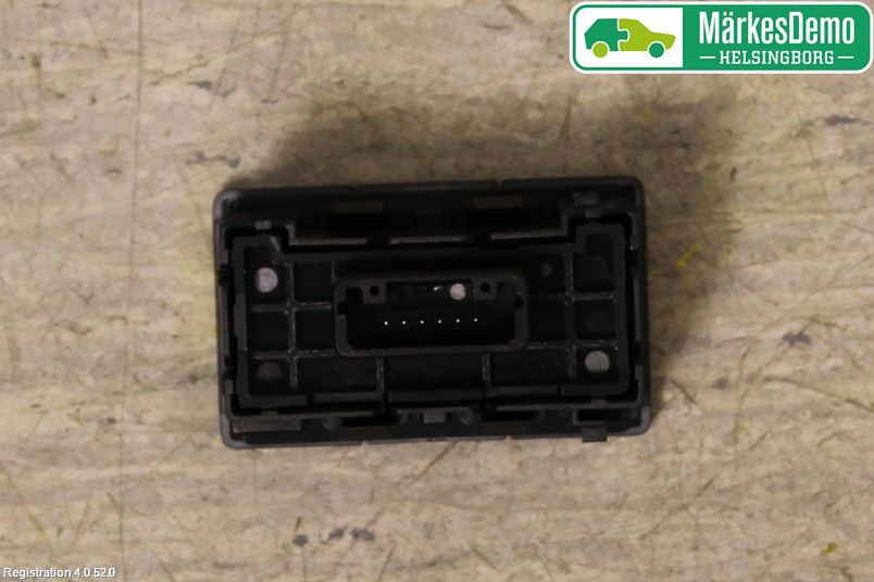 Toyota RAV4 13-18 Strömställare Övrigt