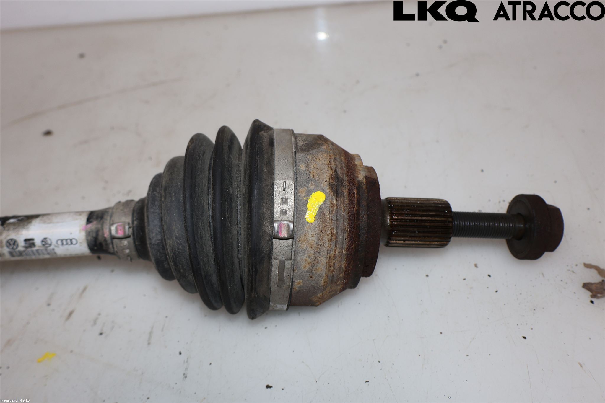 Volkswagen VW AMAROK 2H 10-22 Drivaxel Fram Vänster