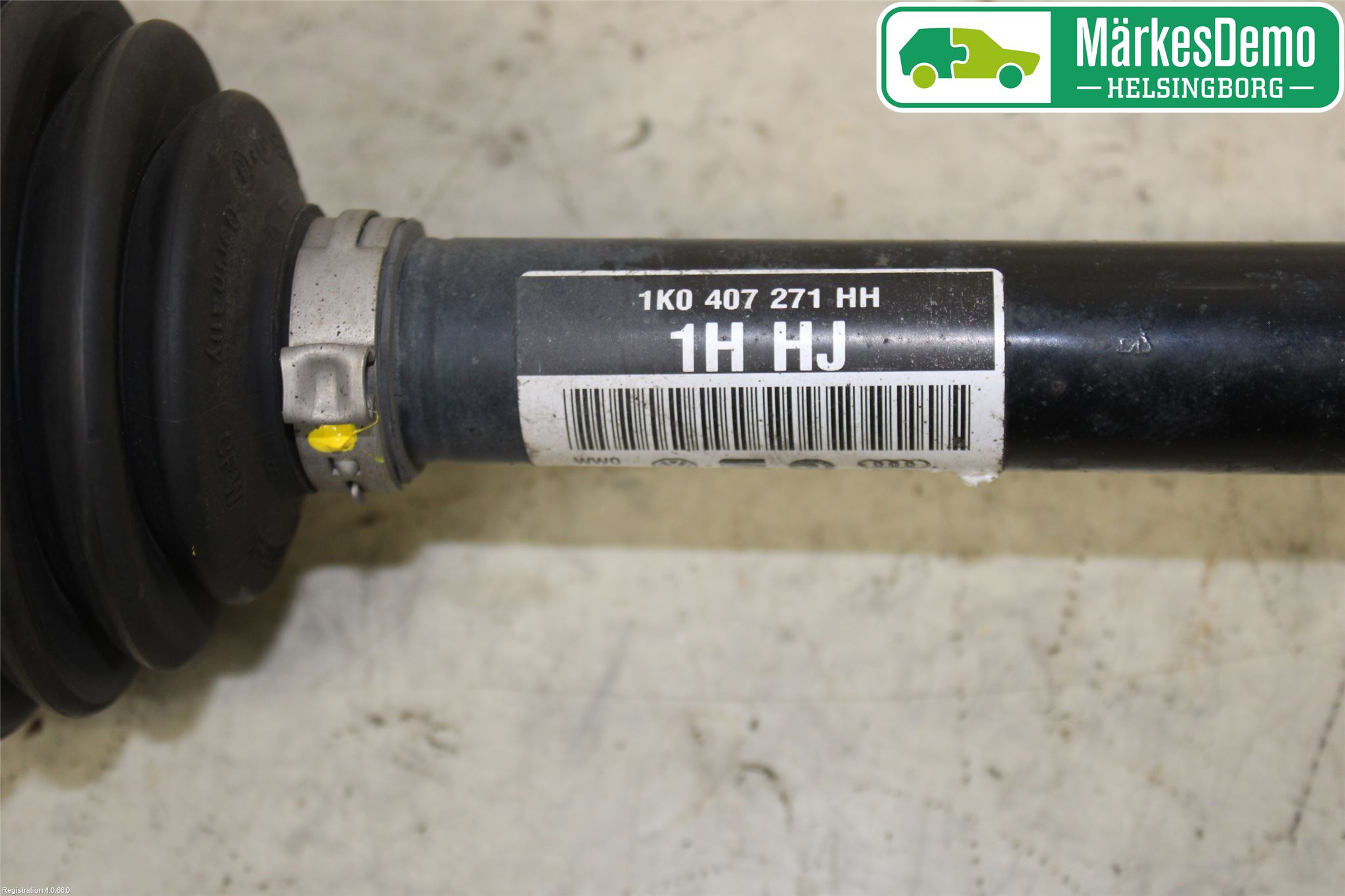 Volkswagen VW PASSAT 11-14 Drivaxel Fram Vänster