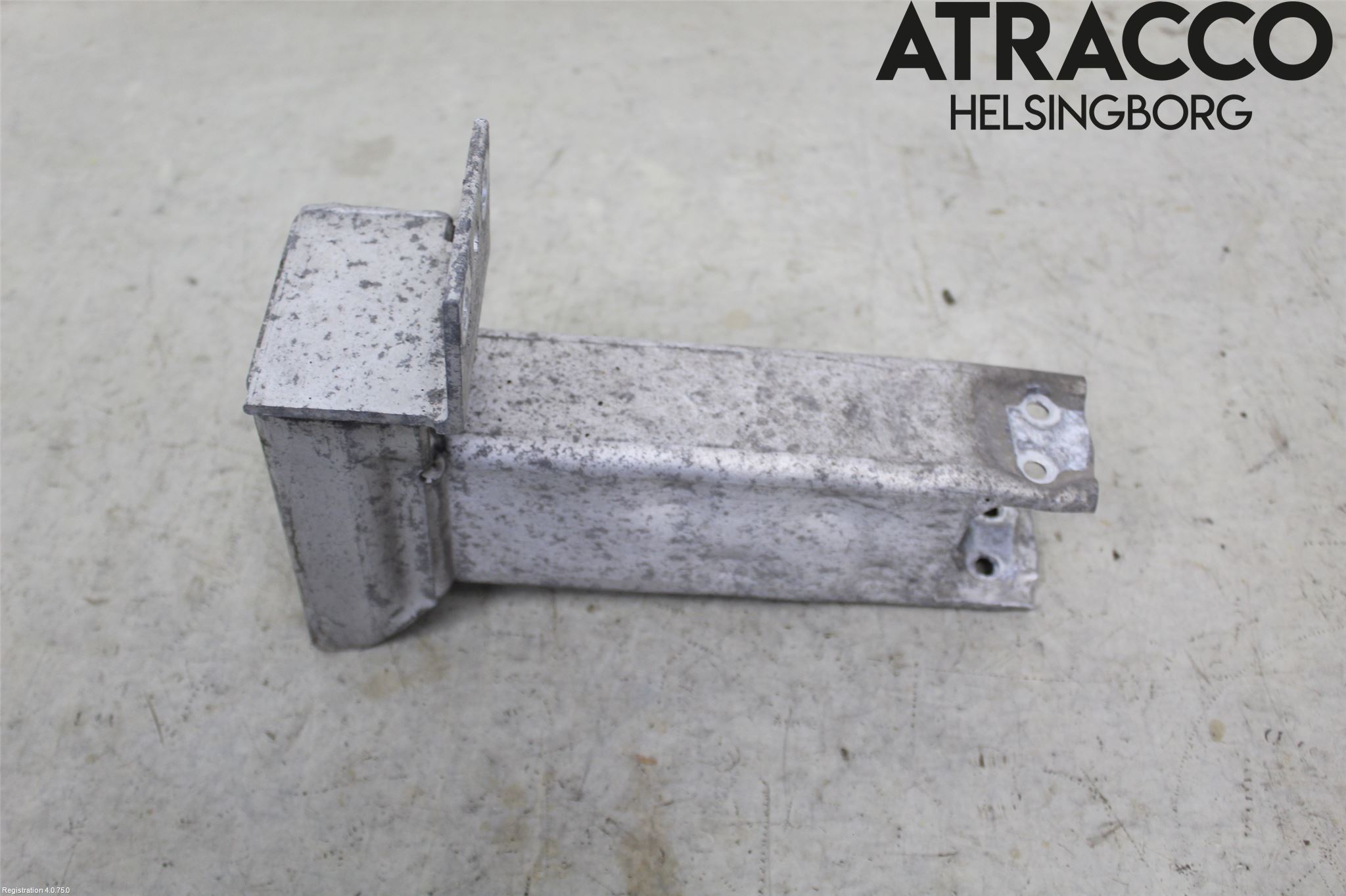 BMW X3 E83     03-10 Stötfångarbärjärn Fram