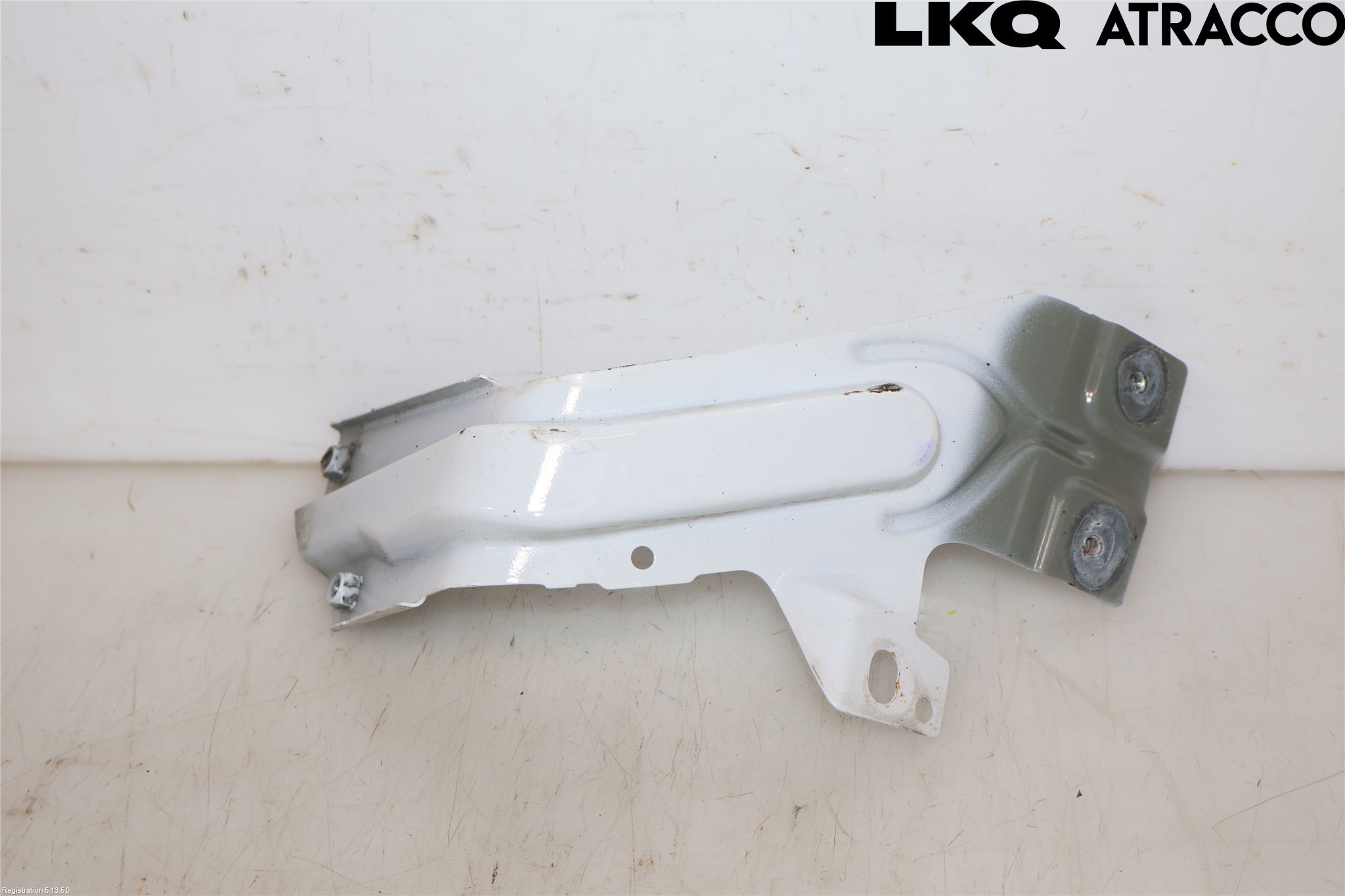 Volkswagen VW CADDY 16-20 Skärmfäste Fram Hö