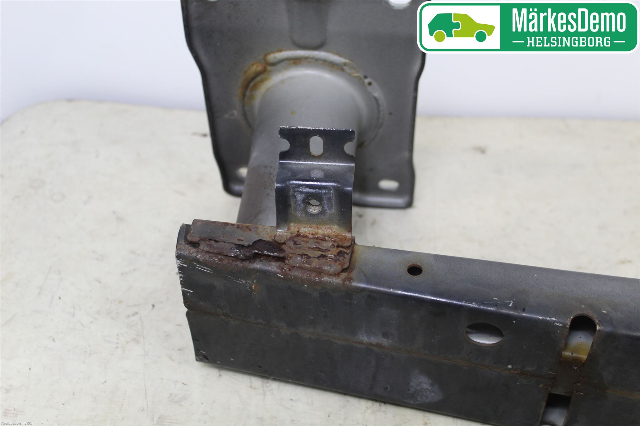 Suzuki KIZASHI Stötfångarbalk Fram