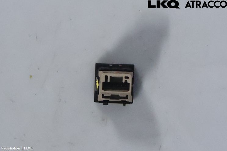 Toyota C-HR 24- Strömställare Ac