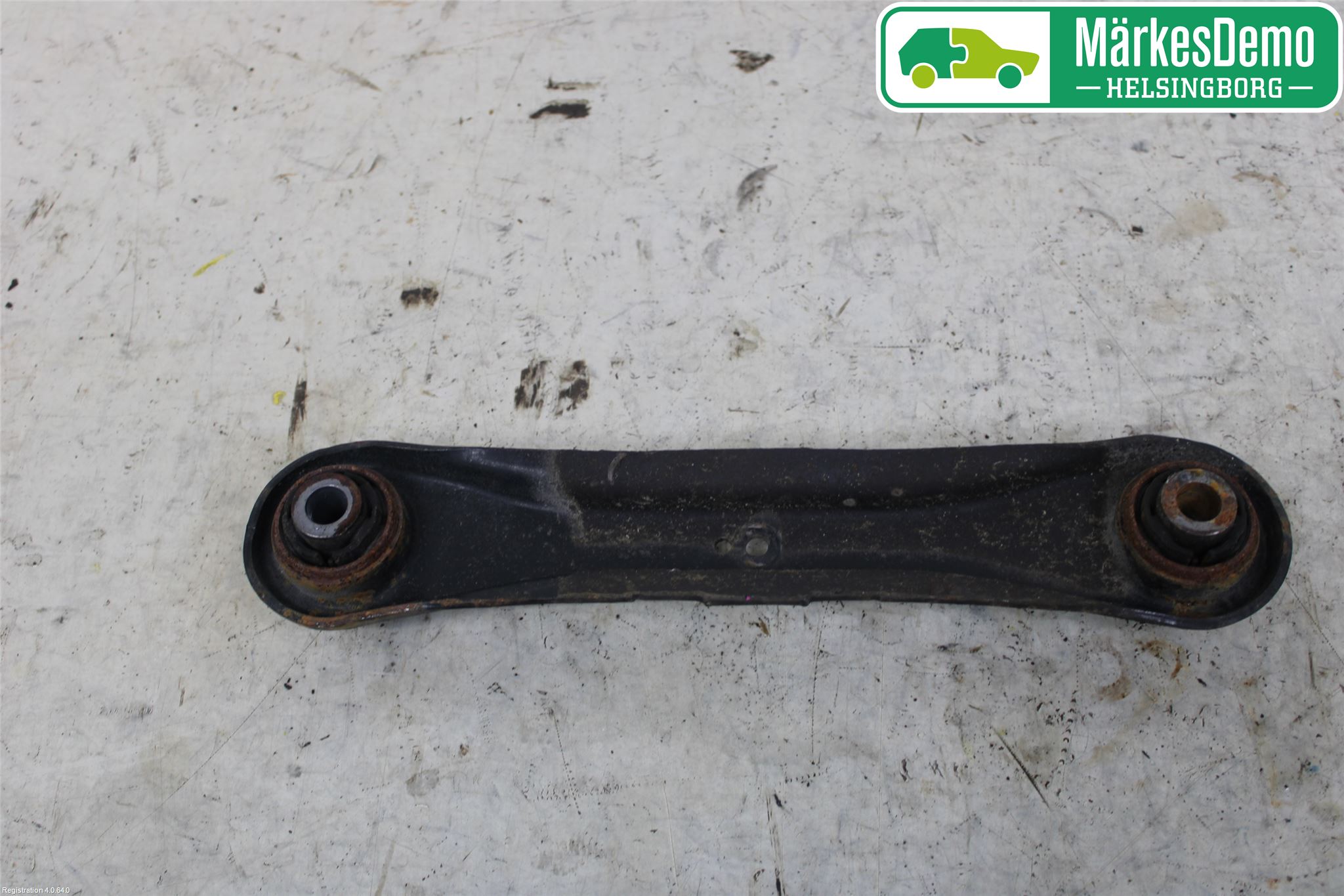 Mitsubishi OUTLANDER 13-21 Bärarm Bak Höger