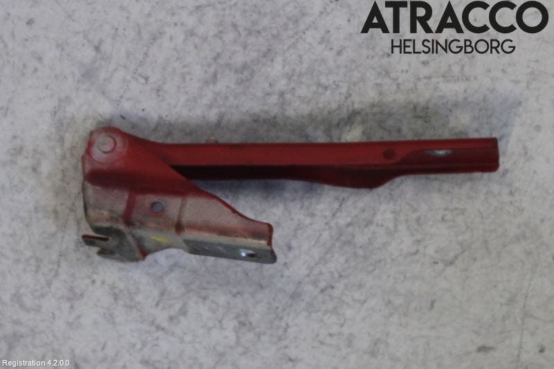 Volkswagen VW POLO 10-17 Huvgångjärn