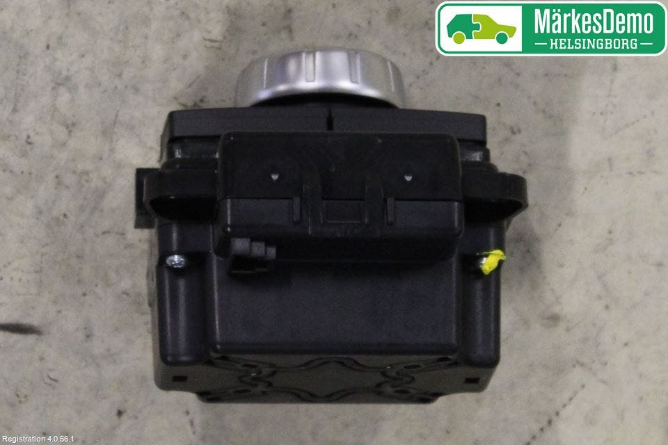 Mercedes-Benz MB E-KLASS (W212) 09-16 Strömställare Färddator