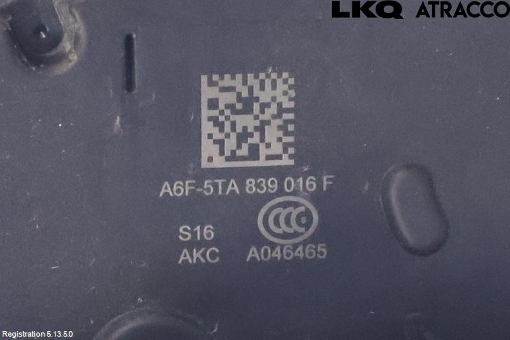 Volkswagen VW TOURAN 16- Låskista-Dörrlås