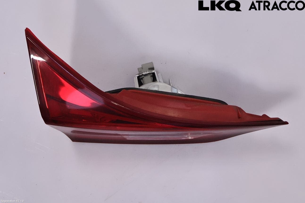 Toyota AURIS 13-19 Bakljus Lucka Vä