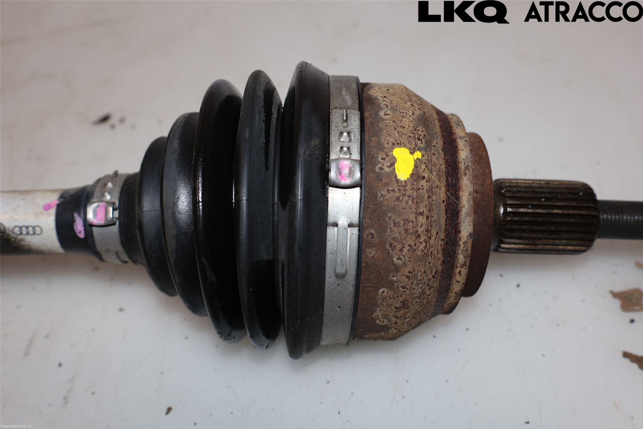 Volkswagen VW AMAROK 2H 10-22 Drivaxel Fram Höger