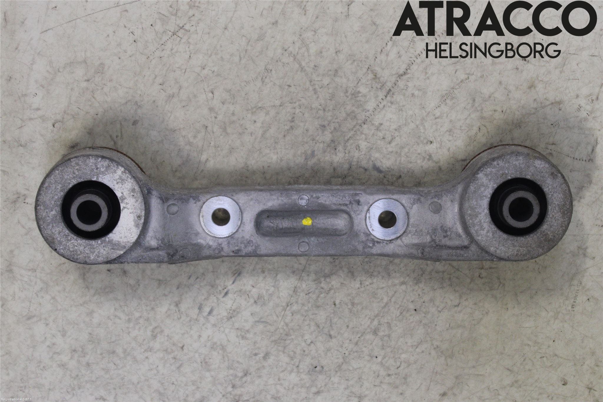 Toyota RAV4 19- Bakaxel Fäste