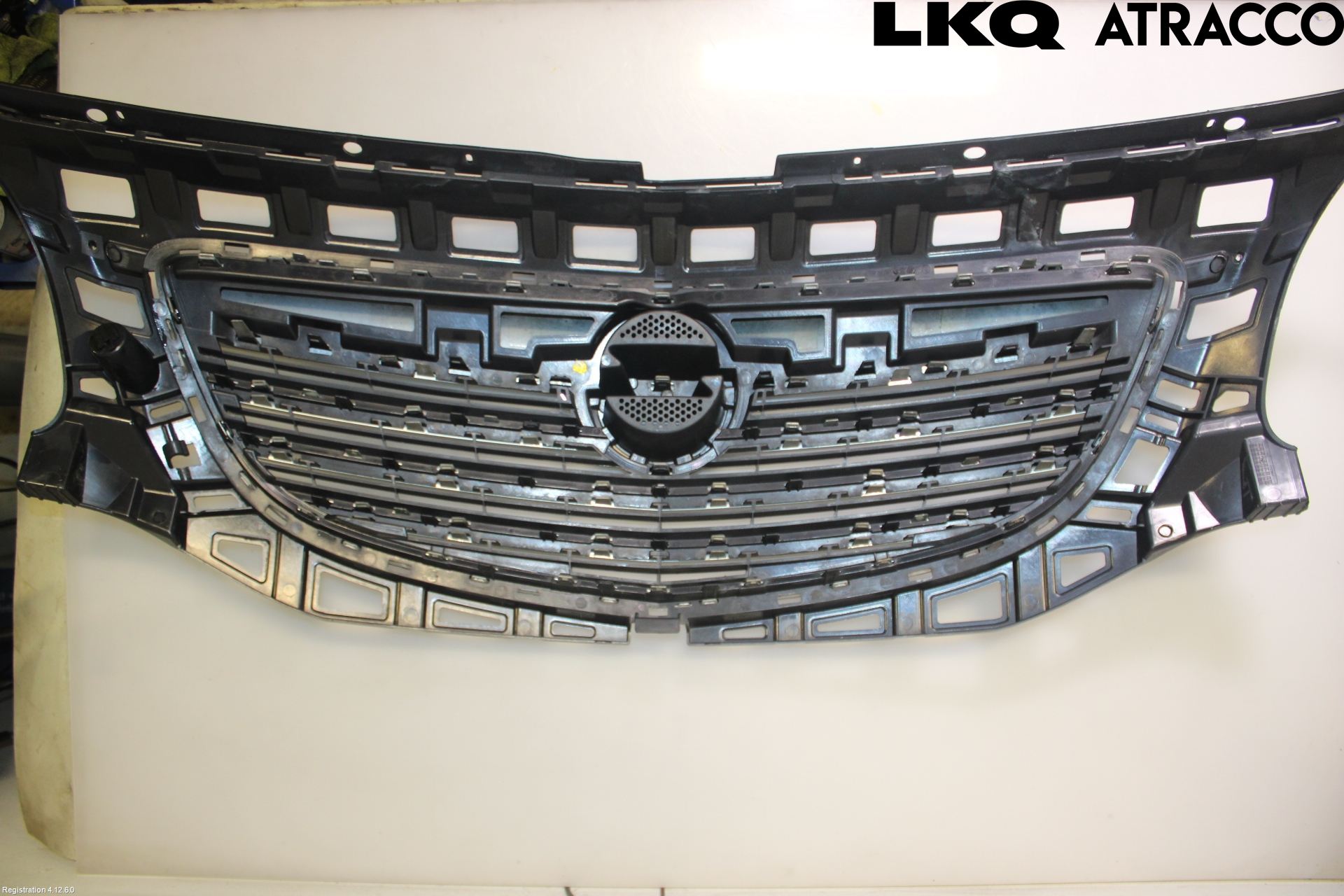 Opel INSIGNIA 09-16 Grill Komp