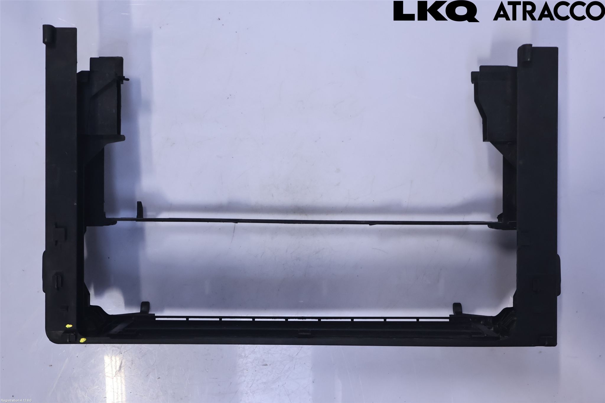 BMW 5 F10/F11/F18 09-17 Kylarfäste-Ram-Balk