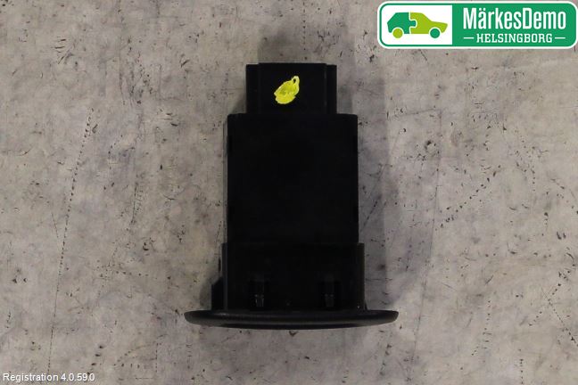 Mitsubishi OUTLANDER 13-21 Strömställare Baklucka