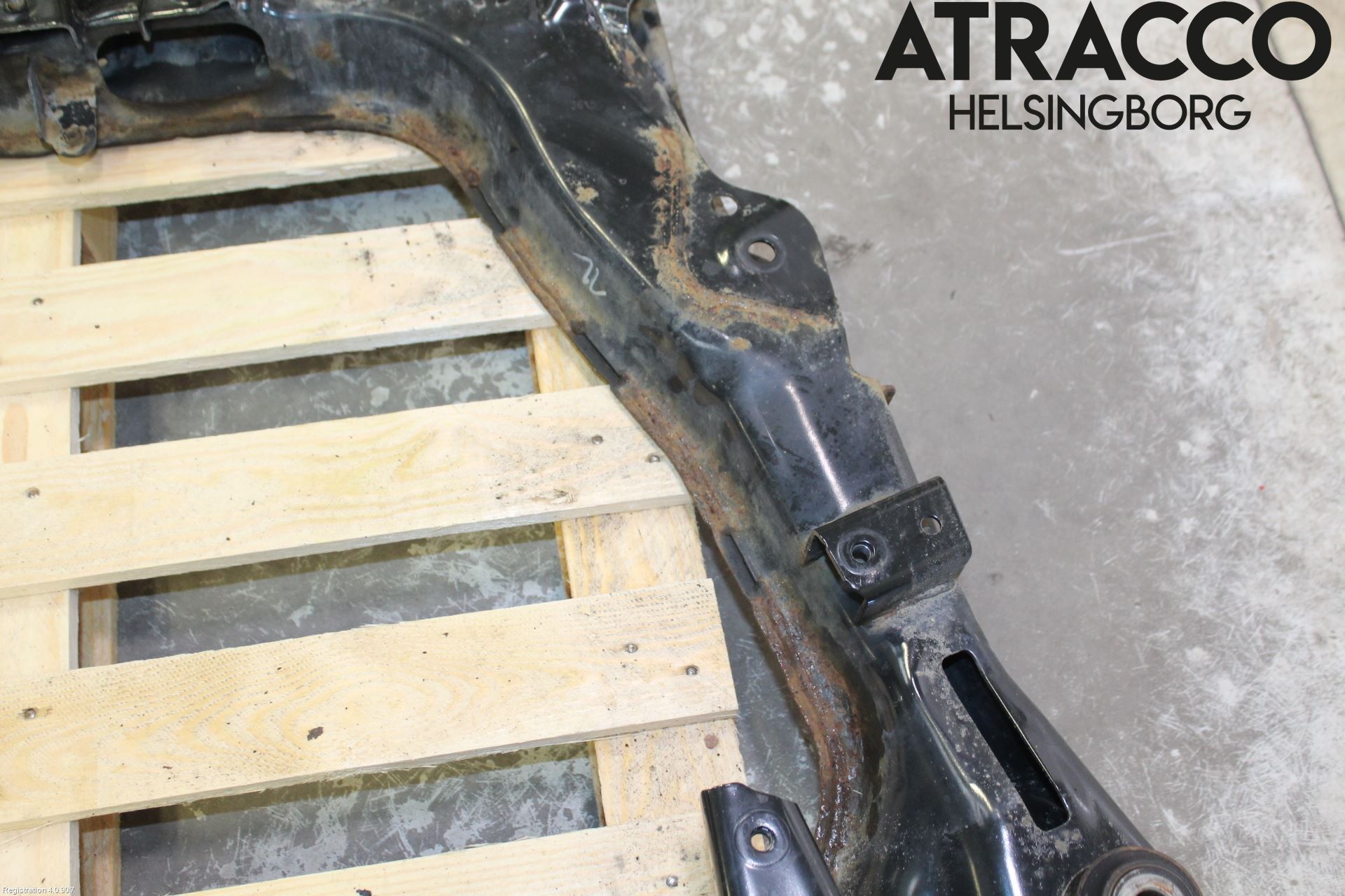 Nissan LEAF 11-17 Framvagnsbalk