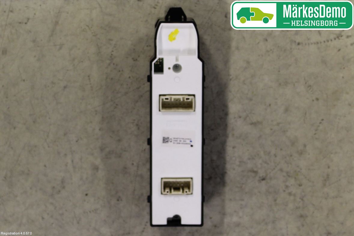 Mazda CX-3 Strömställare Elhiss