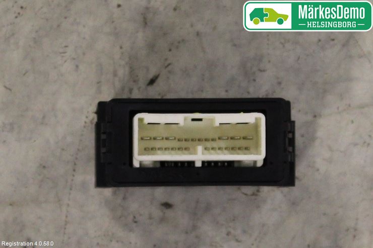 Toyota AURIS 13-19 Relä Torkarmotor