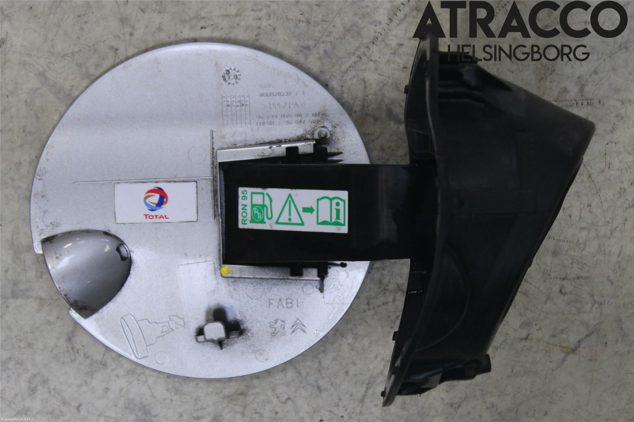 Peugeot 208 12-15 Tanklucka