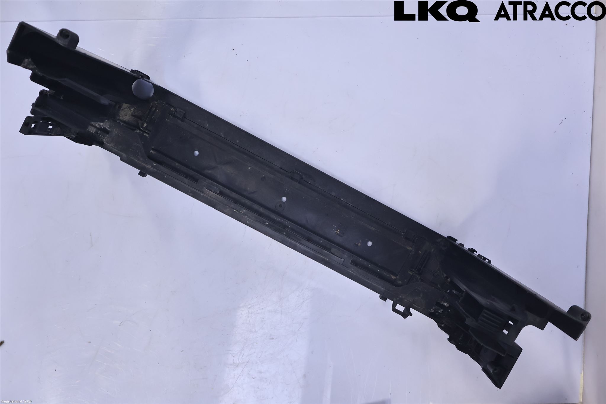 BMW 5 F10/F11/F18 09-17 Kylarfäste-Ram-Balk