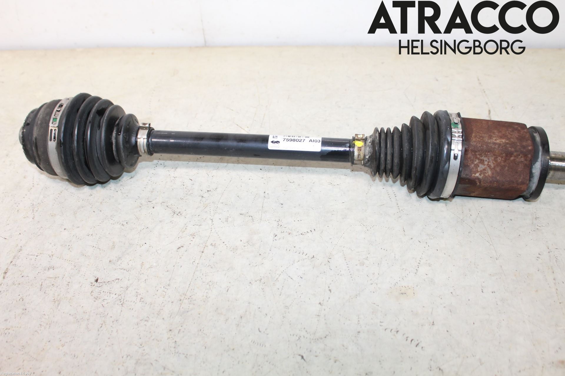 BMW X4 F26 14-18 Drivaxel Fram Vänster