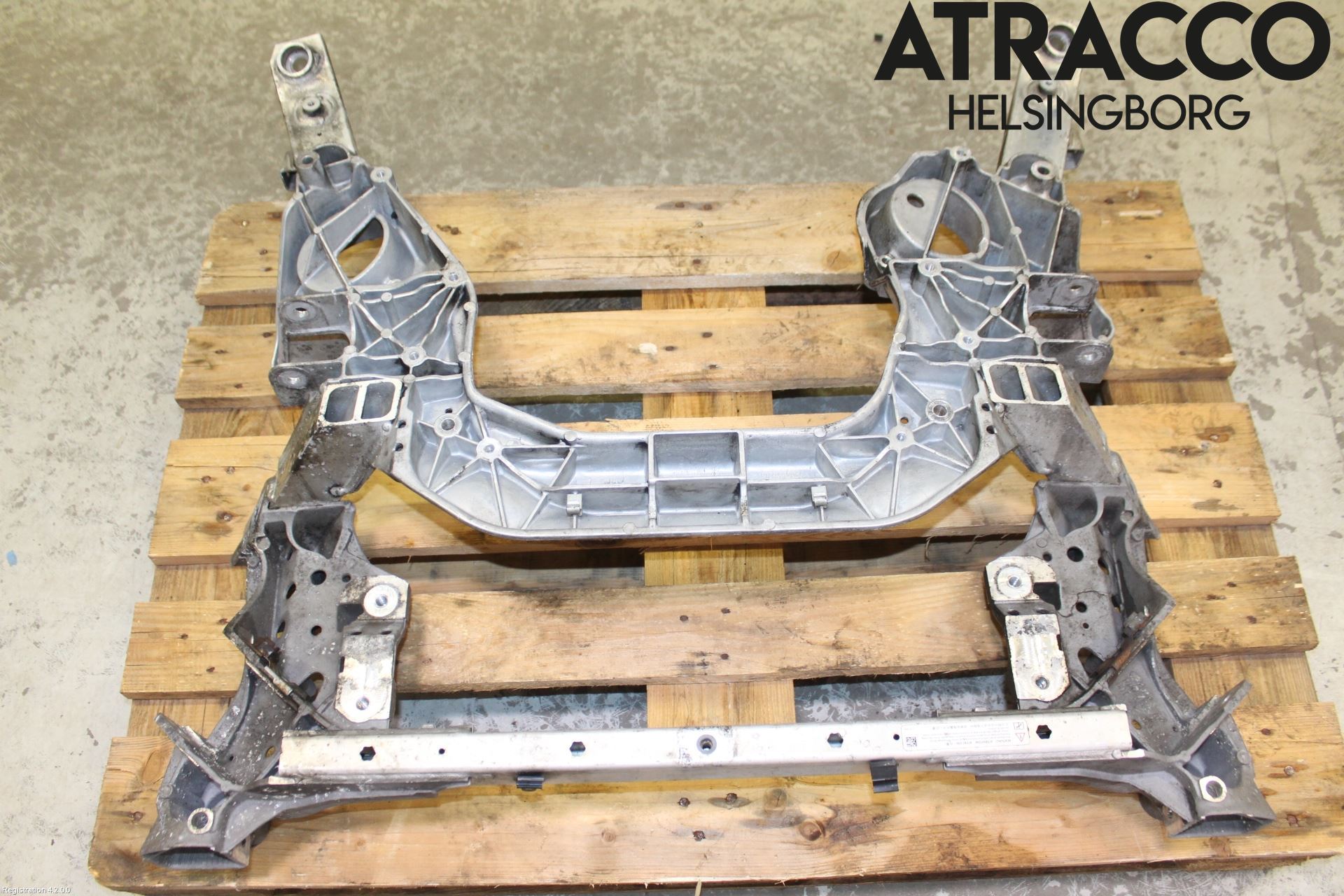 BMW 5 F10/F11/F18 09-17 Framvagnsbalk